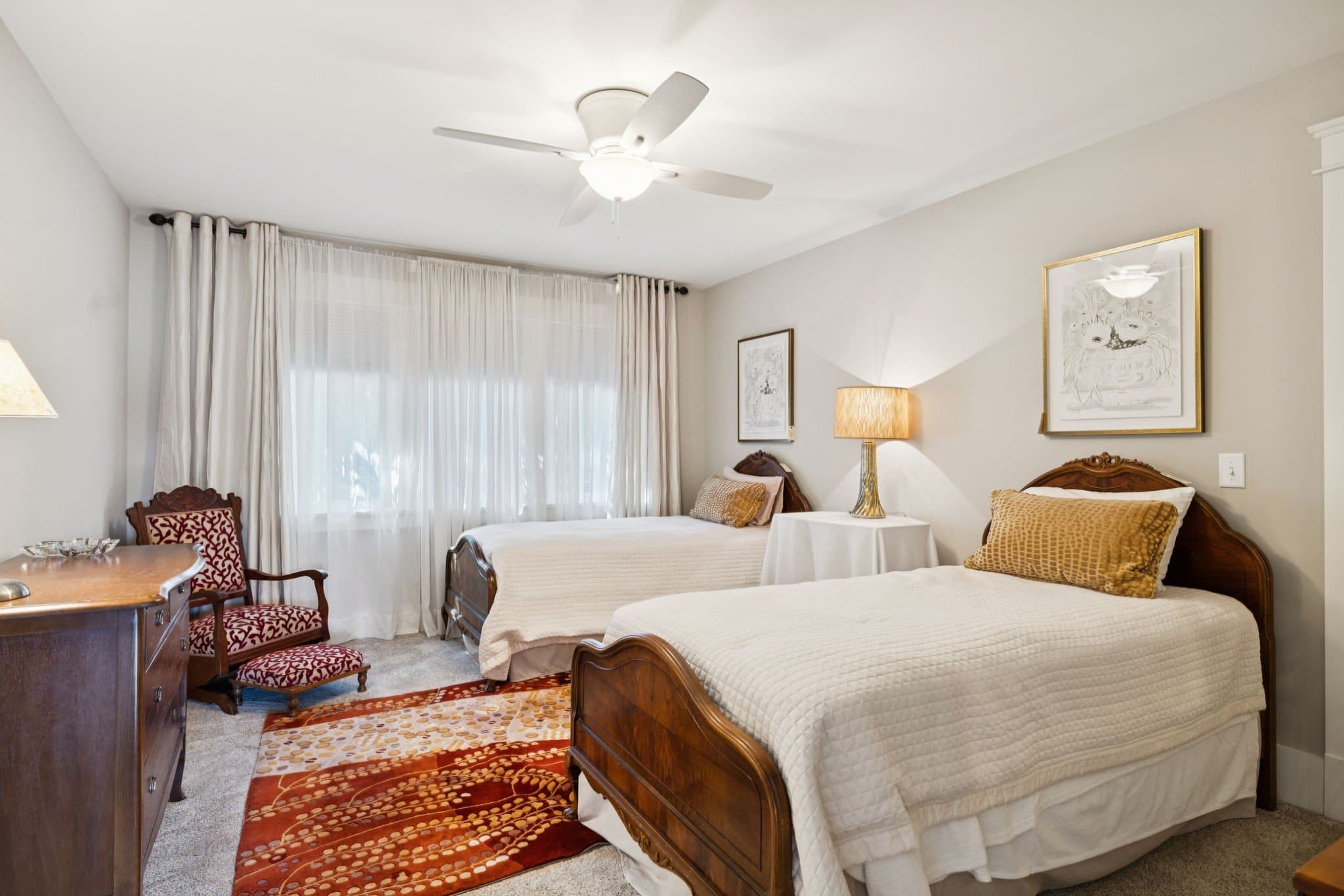 Main level primary bedroom at 2907 Oakland Avenue near 12 South Nashville