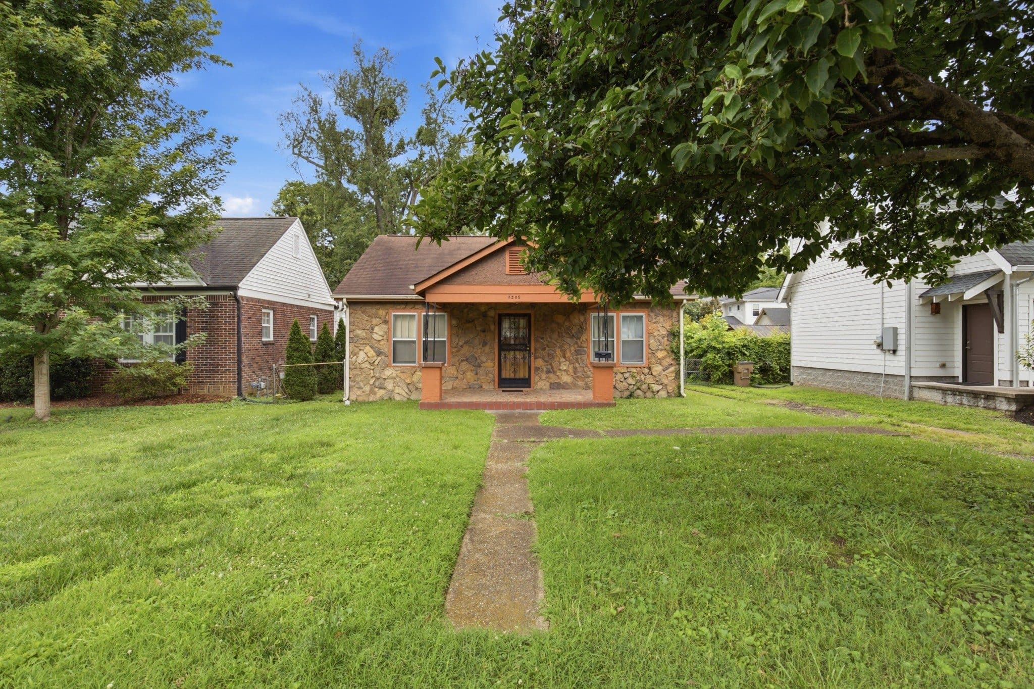 Front yard and walkway leading to the cottage at 2305 Cisco Street, 12 South Nashville